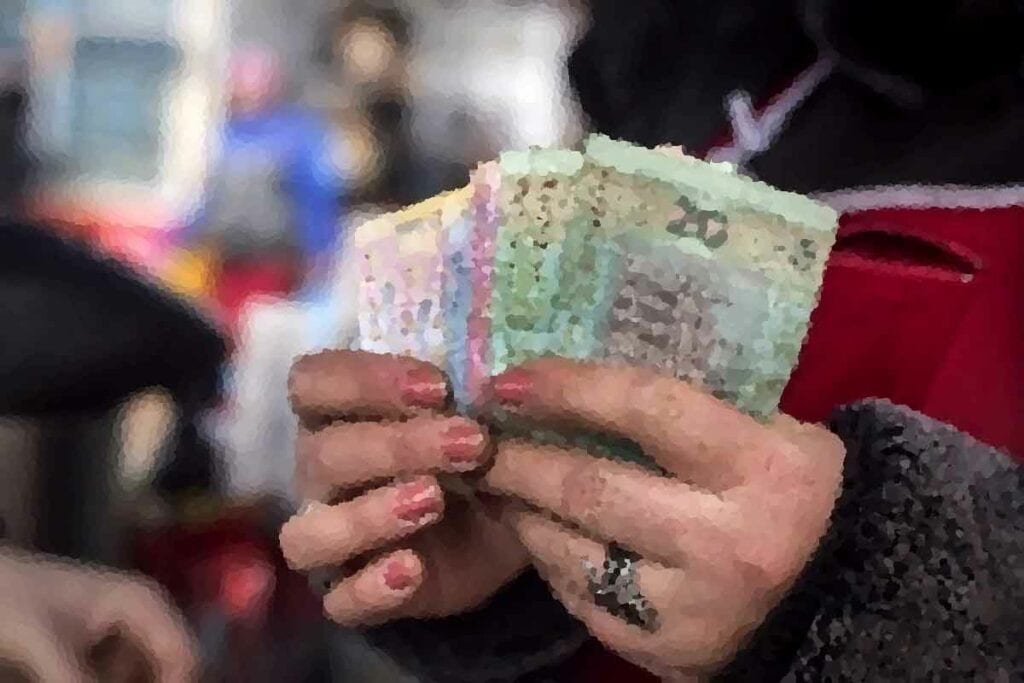 ТОП-10 зарплат года: кому платили 90 000 грн?